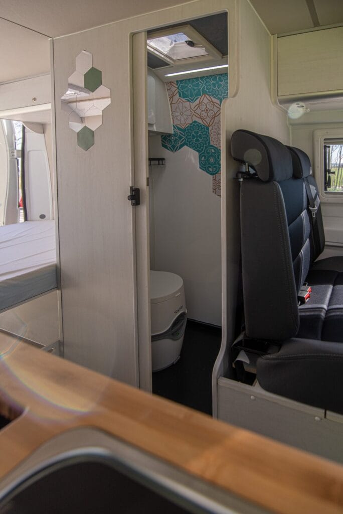 baño camperizacion l3