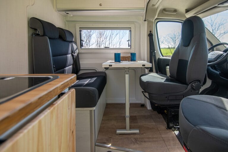 Interior jumper L3H2