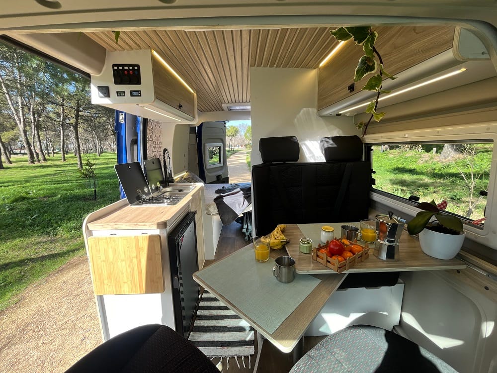 Salon camperizacion jumper l2h2